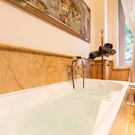 Apartment Klimt - Jacuzzi 5 Star - Luxury Design *