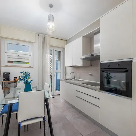 Niguarda-zara Xxl Home,two Balconies,wifi,family Апартаменты Милан