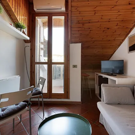 Apartment Dateo Balcony Milan