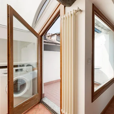 Corso Balcony Milan