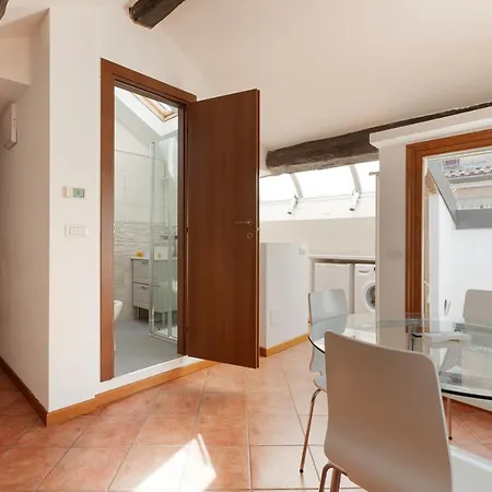 Apartment Corso Balcony