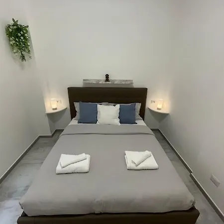 Tiny House - 15 Minutes To Duomo アパート