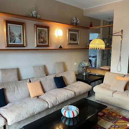 Lägenhet Navigli Hideaway - 5 Minutes From Metro Milano