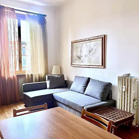 Easylife - Accogliente Residenza Con Balconcino شقة