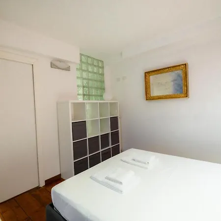 Ampio Loft Di Design In Piazza Firenze * Milan