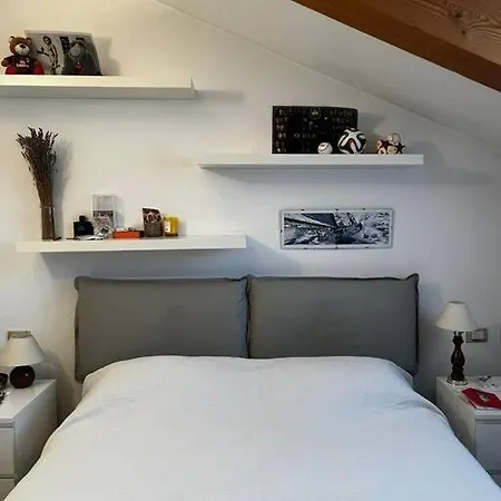 Apartment Elegante Con Camino A Gambara Milan