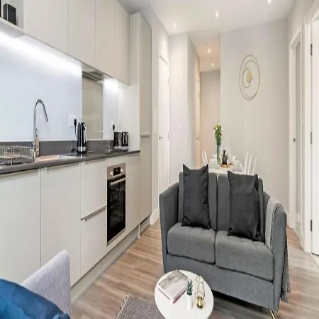 Daire Modern 4 Bedroom Central