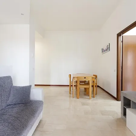 Guesthost - Con Terrazzo A Milano- Greco Pirelli! Daire *