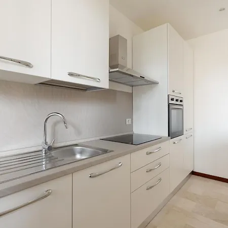 Guesthost - Con Terrazzo A Milano- Greco Pirelli! Appartement