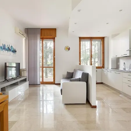 Guesthost - Con Terrazzo A Milano- Greco Pirelli!