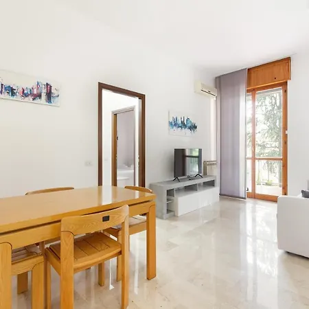 Guesthost - Con Terrazzo A Milano- Greco Pirelli! *