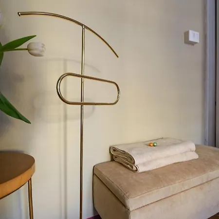 House Of Frames Bed and Breakfast *