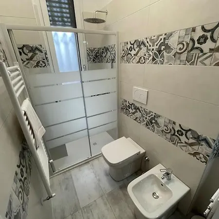 Apartment Tiny House - 15 Minutes To Duomo