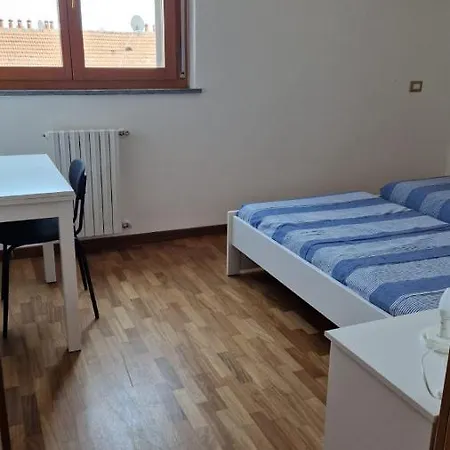 Appartamento Nolo - Ampio Trilocale Con Terrazzino Milano