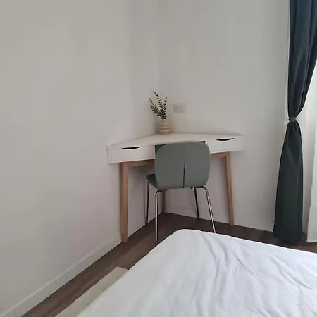 La Casa Salvia Tra Bocconi E Navigli Apartment *