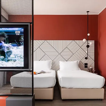 Quark Hotel