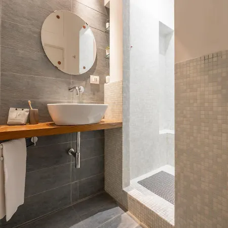 The Rent - Comfortable One Bedroom In Downtown Apartament