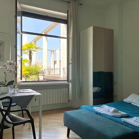 Penthouse 5 Min From Duomo Di Apartament Mediolan