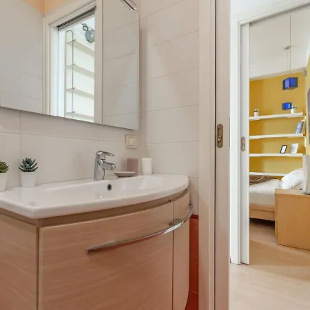 The Rent - Cosy One-bedroom In Via Fogazzaro Apartament *