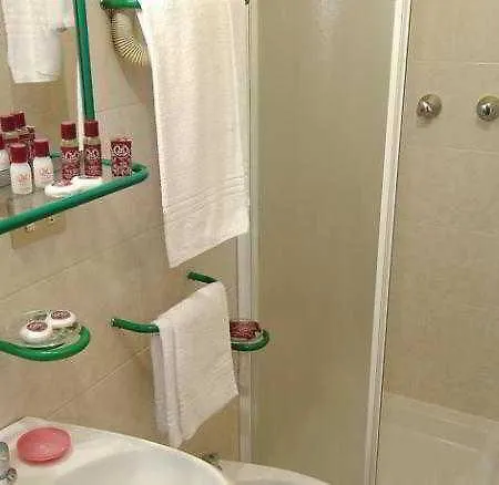 Hotell Mistral 3*