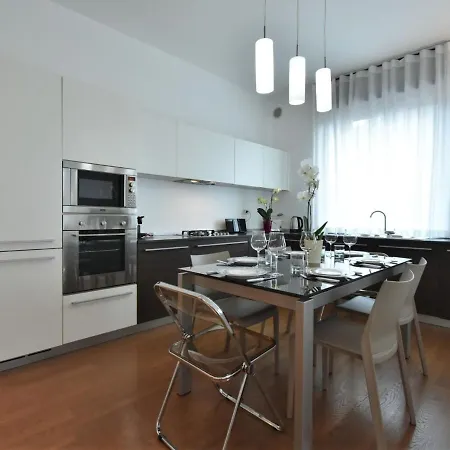 Corso Genova By Interhome شقة *