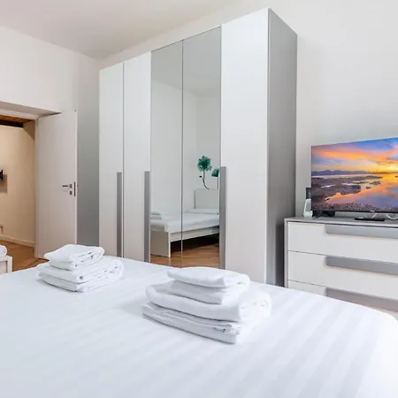 Easylife - - Blingy 19 A - Bocconi * Μιλάνο