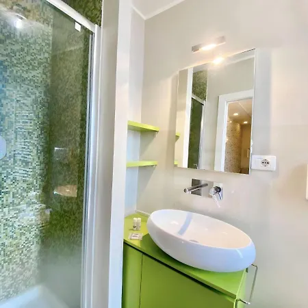 Guesthost - Viale Umbria White & Cosy