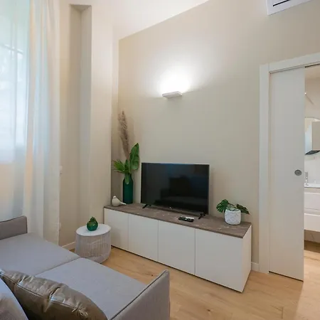Apartment I Host - Ranzoni 1 *