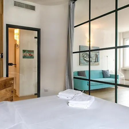 Apartment Luxury Flat By Station / Unique View *