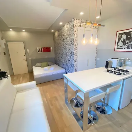 Guesthost - Viale Umbria White & Cosy