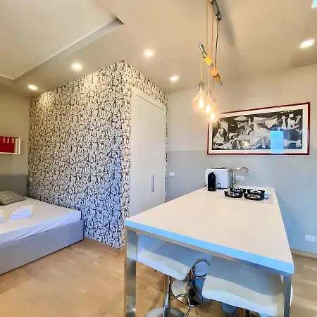Viale Umbria Colorful And Cosy Studio شقة *