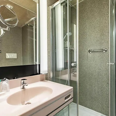 Hotiday Turro فندق 4*