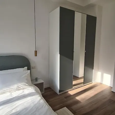 La Casa Salvia Tra Bocconi E Navigli Apartment *