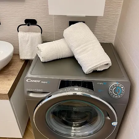 Luxury Downtown - Mf Apartment