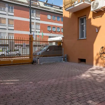 Leader 4 - Monzino - Hockey Msg Arena - Linate - Apartmán *