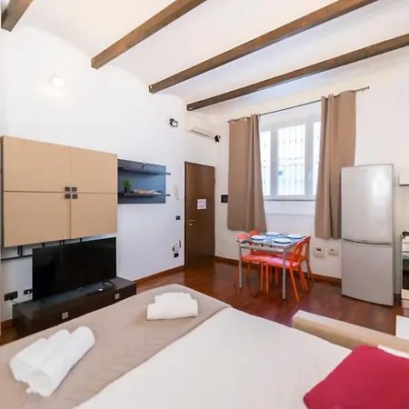 Apartment Loft - Porta Venezia - M3 Repubblica Milan