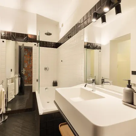 Duomo, Central Apartment - 2 Bedroom Διαμέρισμα Μιλάνο