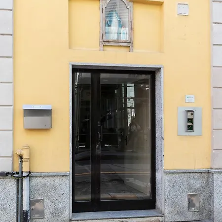 Forcella Fashion District