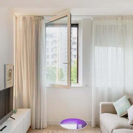 Easylife - Perla Preziosa In Porta Romana * Milan