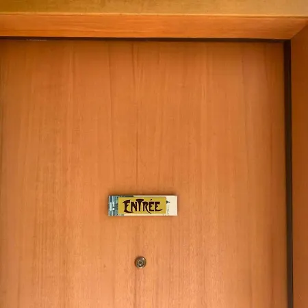 Arty & Colourful Flat Close To Campus Bocconi 公寓