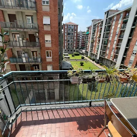 Stanza In Bicocca 게스트하우스 밀라노