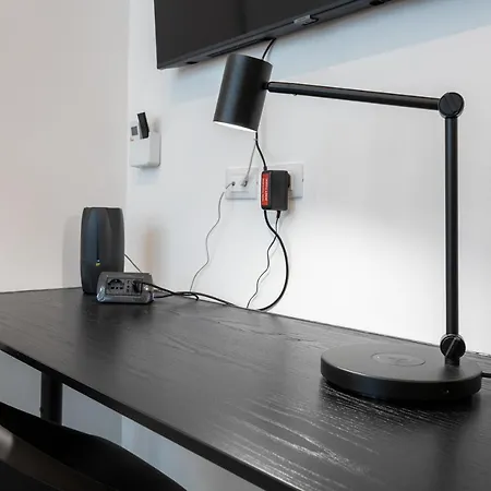 Luna Homes - Bilocale In Mac Mahon Apartment