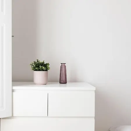 Apartment Youhosty - Correggio 55 B Milan