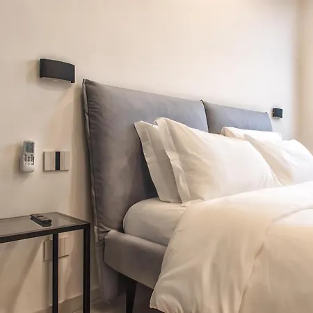 New & Bright Balcony Flat By Station Apartament