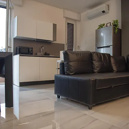 New & Bright Balcony Flat By Station Appartement