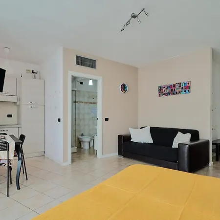 Apartment B2-hosted By Sweetstay Milan
