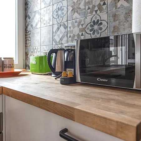 Luxury Flat By Station / Unique View Apartment