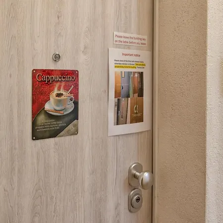 Luxury Flat By Station / Unique View Apartment Mailand