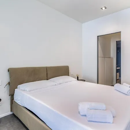 Apartment San Maurilio Milan