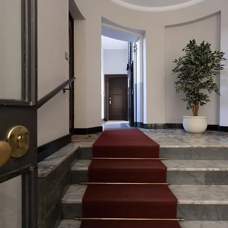 Luna Homes - Bilocale In Mac Mahon Apartment